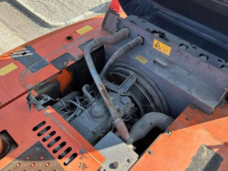 Hitachi ZX280LCN-3 Photo 9