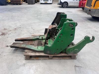 John Deere 8R 310 - 340 - 370 - 410 | Front linkage sold by JN Machines BV