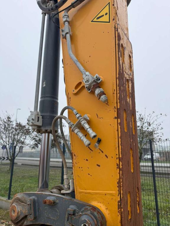 Liebherr R926LC Photo 8