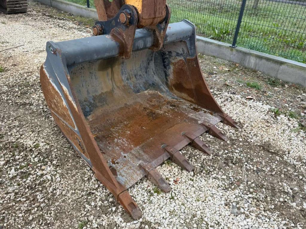 Liebherr R926LC Photo 9