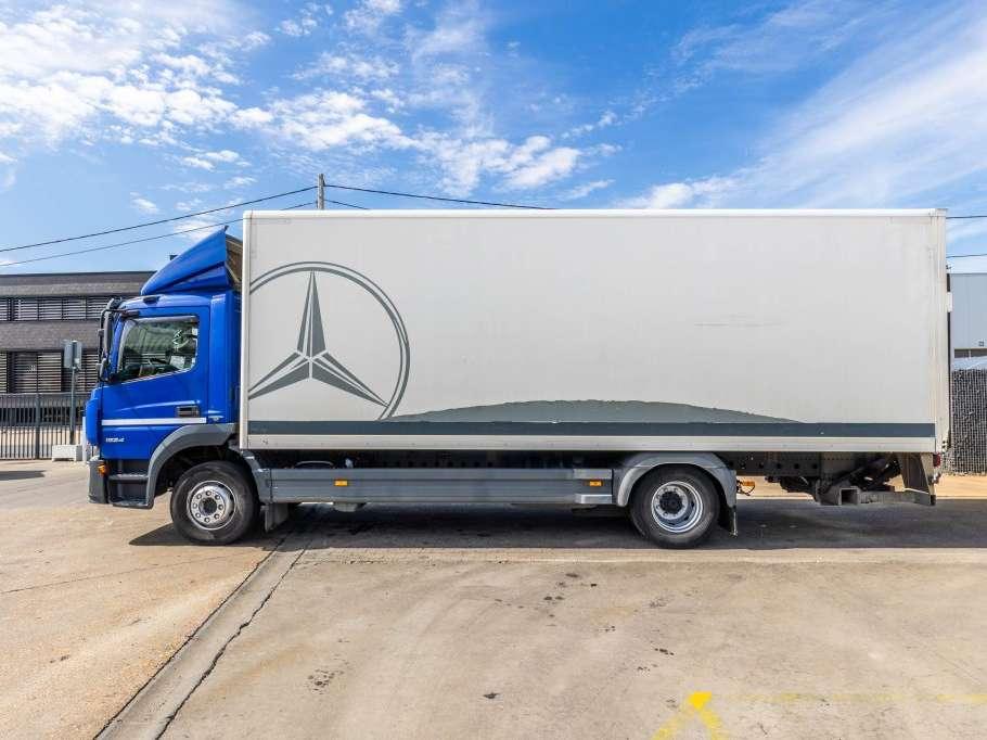 Mercedes-Benz ATEGO 1524 L + DHOLLANDIA 2T. Photo 10