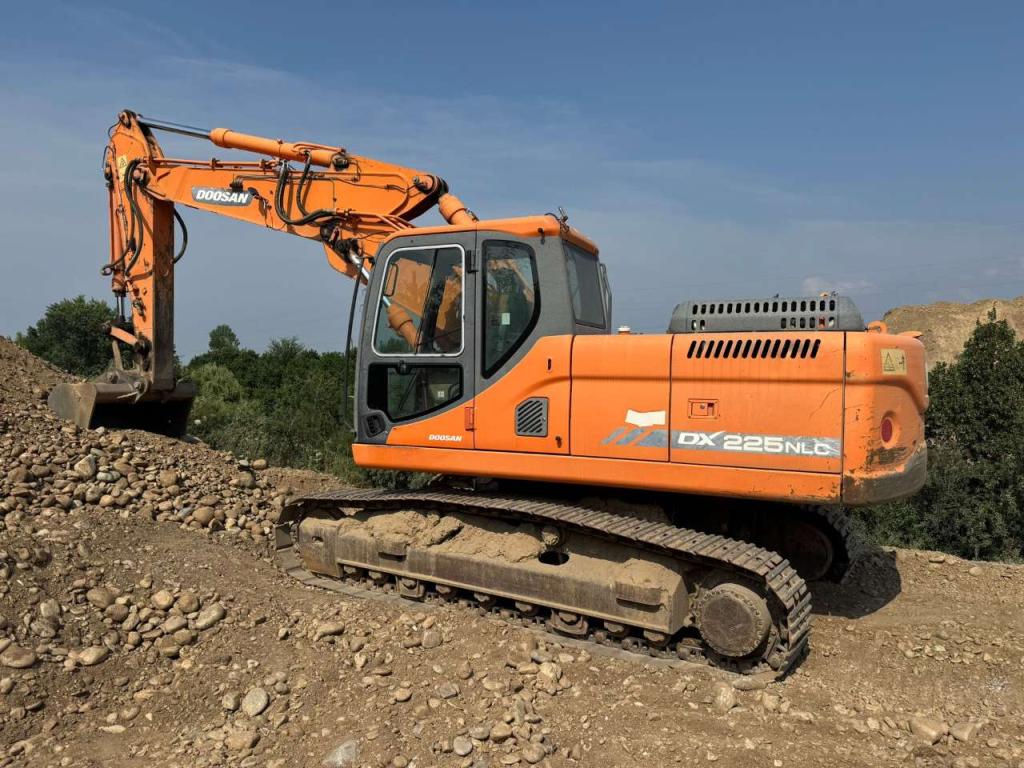 Doosan DX225NLC Photo 3