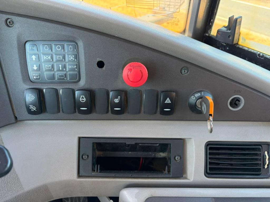 Volvo A25G Photo 22