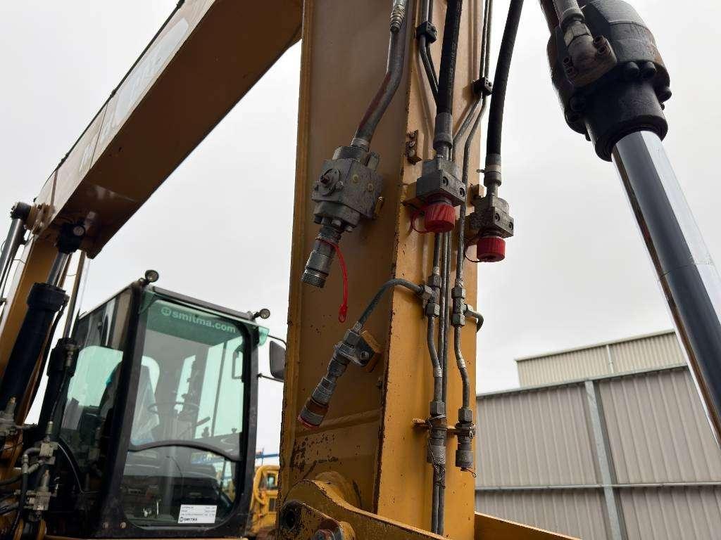 Caterpillar M316D Photo 10