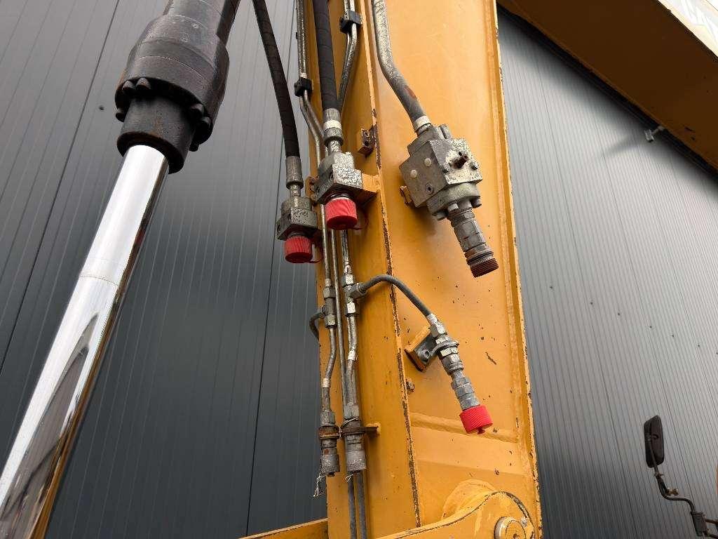 Caterpillar M316D Photo 11