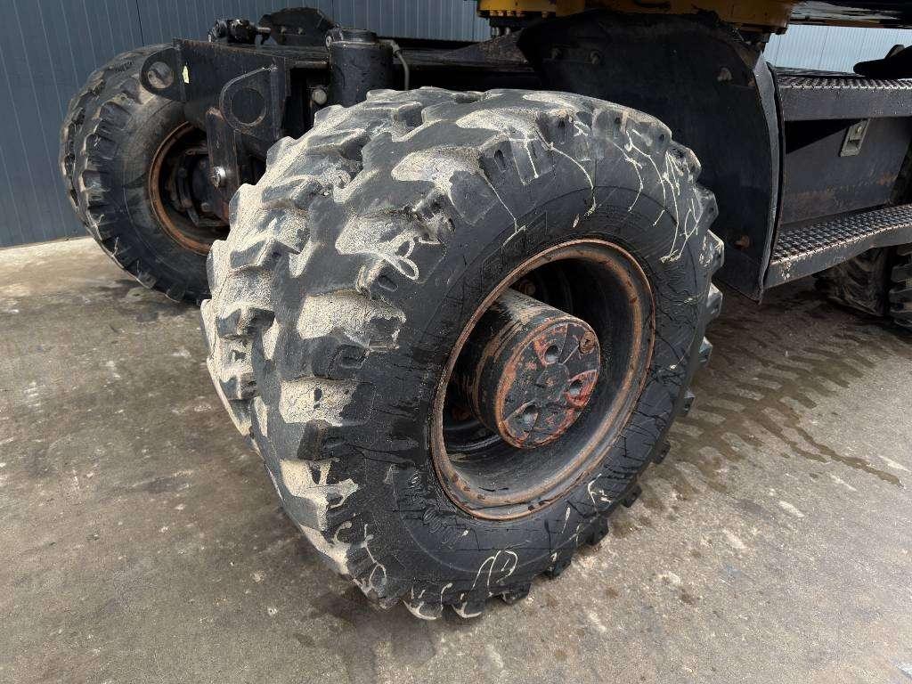 Caterpillar M316D Photo 13