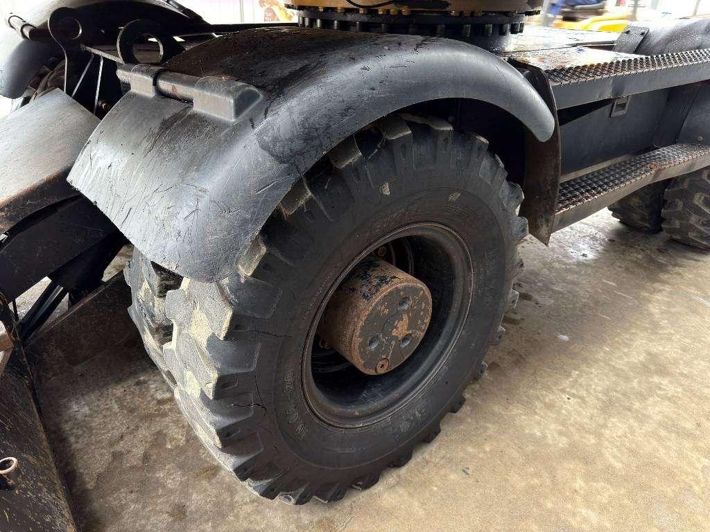 Caterpillar M316D Photo 15
