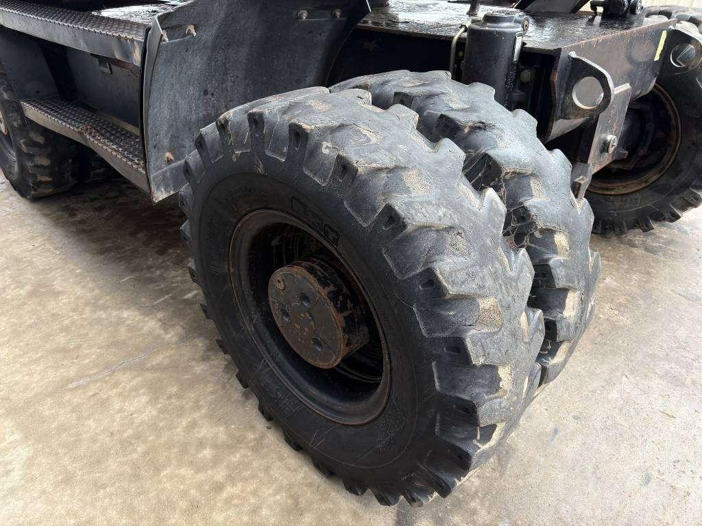 Caterpillar M316D Photo 16