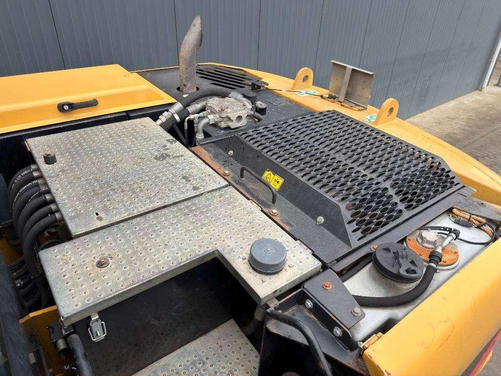 Caterpillar M316D Photo 22