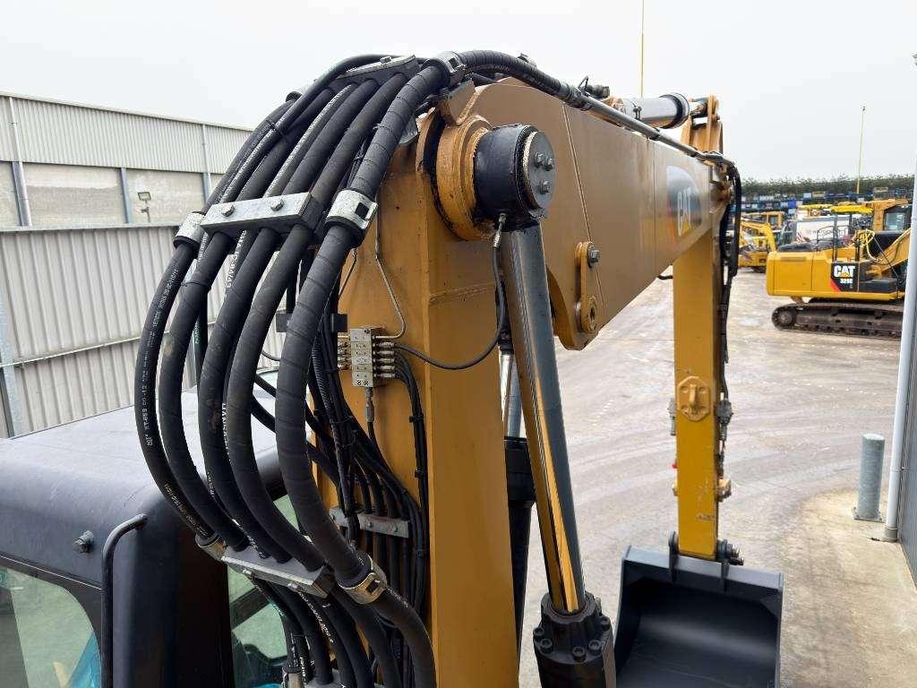 Caterpillar M316D Photo 27