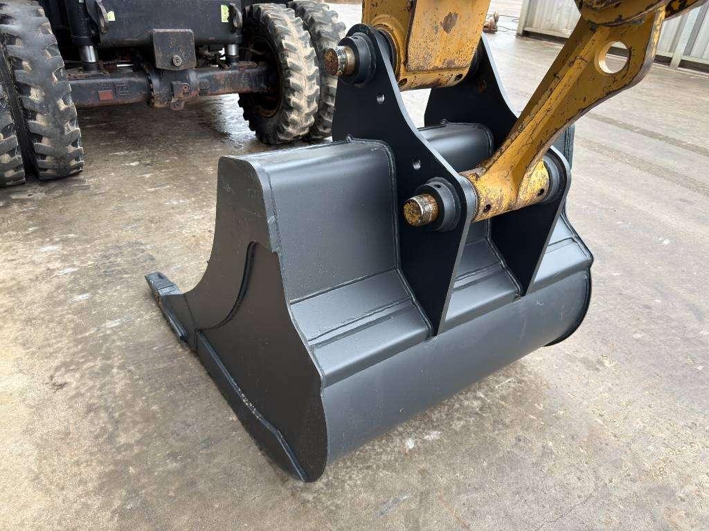 Caterpillar M316D Photo 9