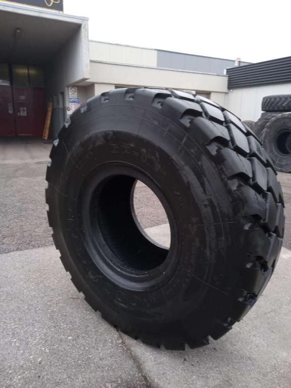 Goodyear 23.5R25 GP3E Photo 1