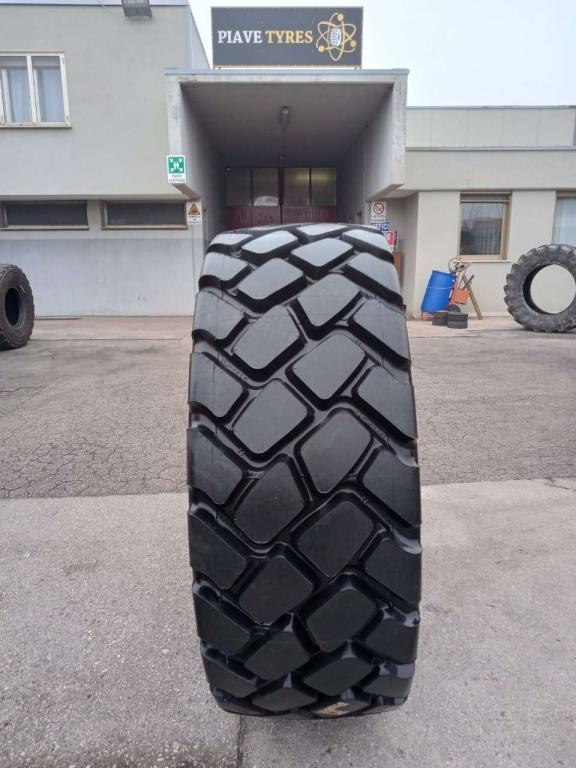 Goodyear 23.5R25 GP3E Photo 2