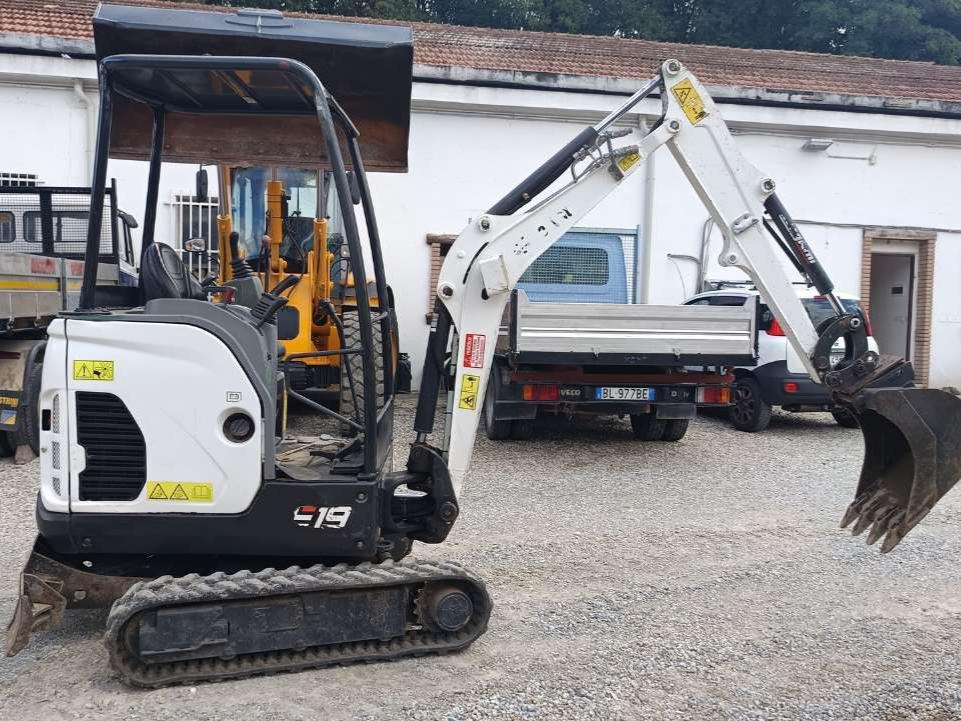 Bobcat E19 Photo 15