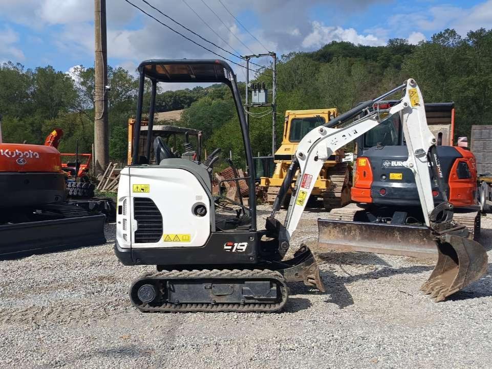 Bobcat E19 Photo 2