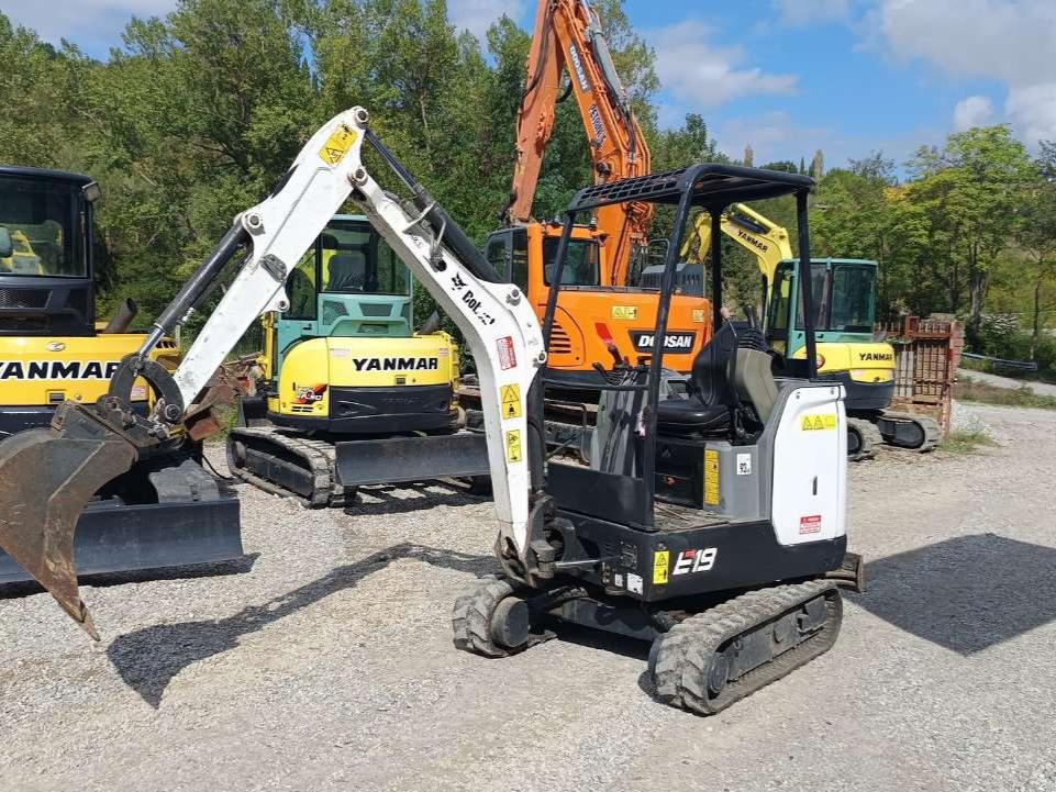 Bobcat E19 Photo 6