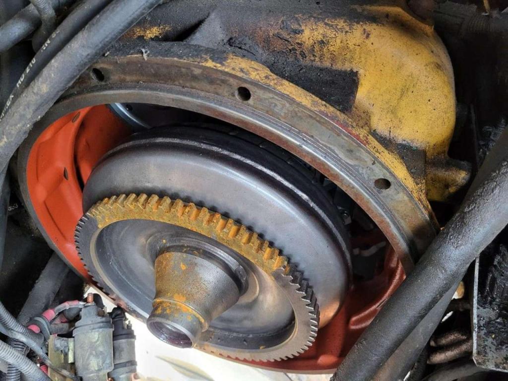 Volvo hydraulic transmission VOE22547 for Volvo L110E Photo 3