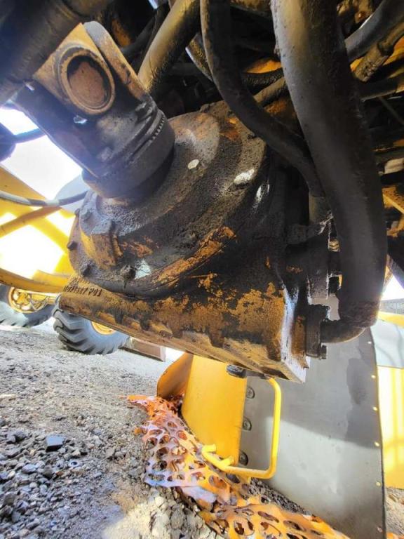 Volvo hydraulic transmission VOE22547 for Volvo L110E Photo 5