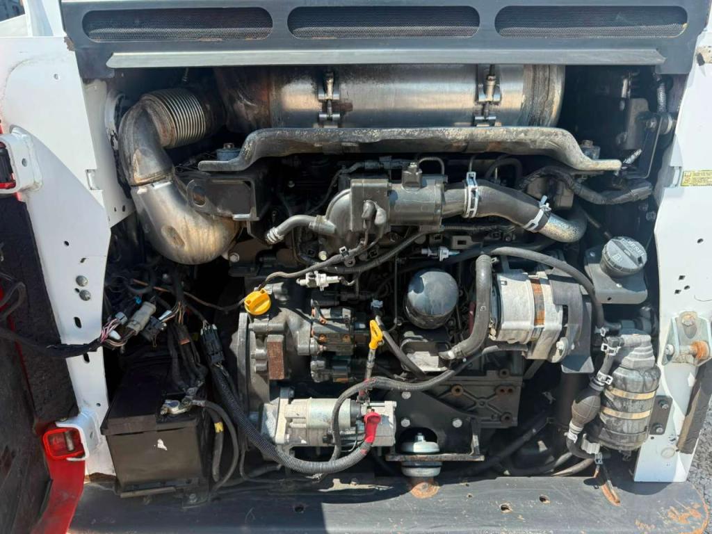 Bobcat T770 Photo 12