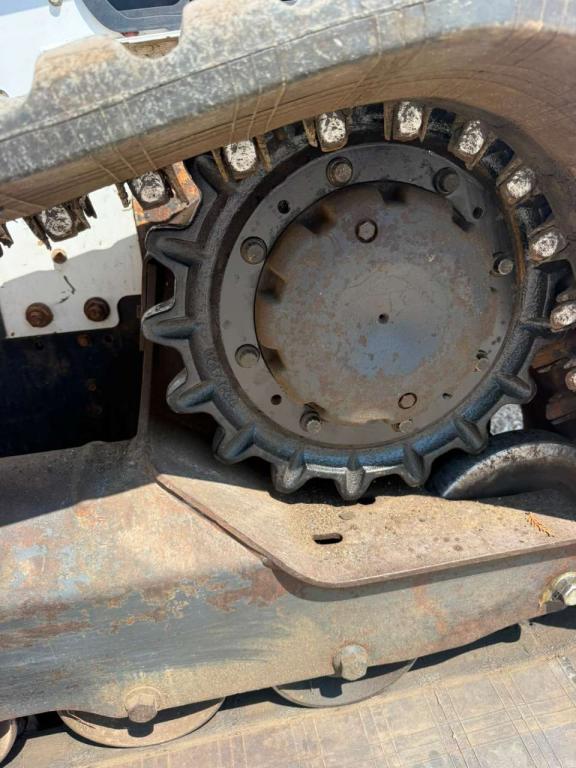 Bobcat T770 Photo 13