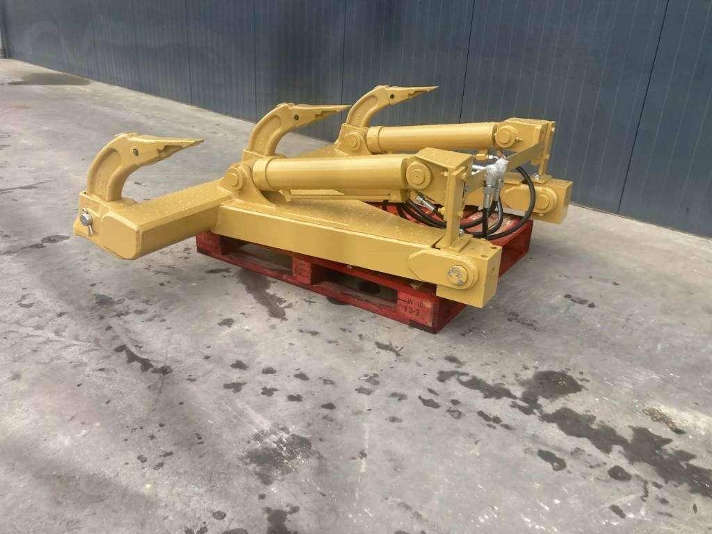 Caterpillar D5N Ripper Photo 7