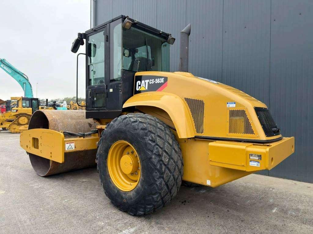 Caterpillar CS563E Photo 2