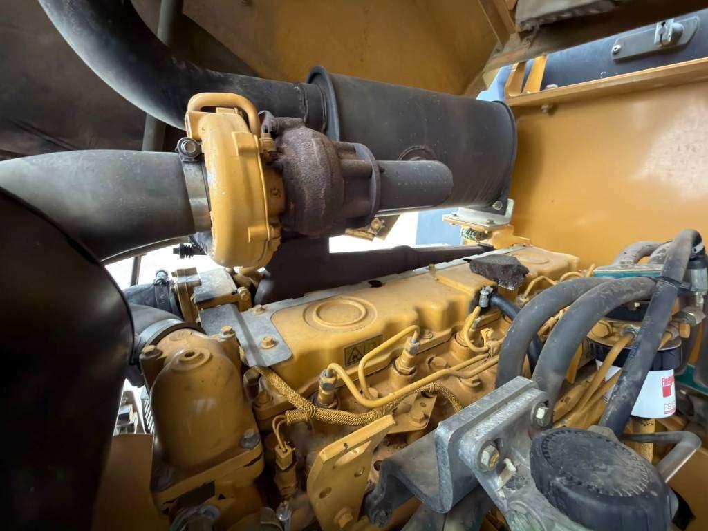 Caterpillar CS563E Photo 27