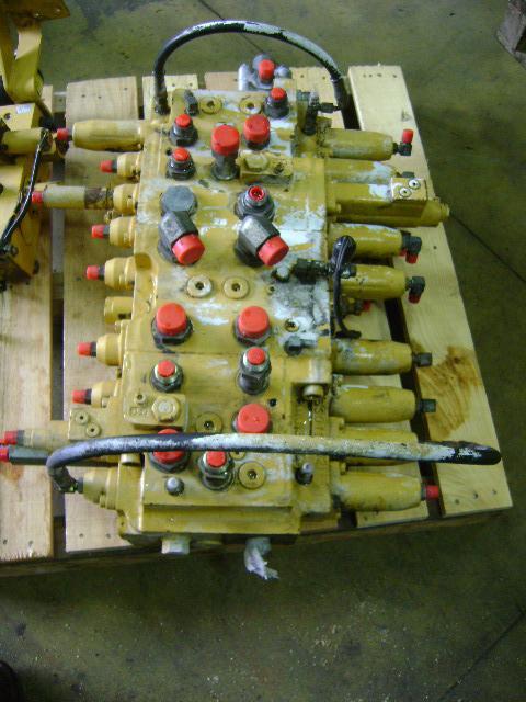 Hydraulic distributor for Caterpillar 312 B Photo 2