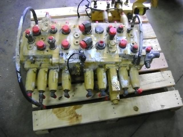 Hydraulic distributor for Caterpillar 312 B Photo 3