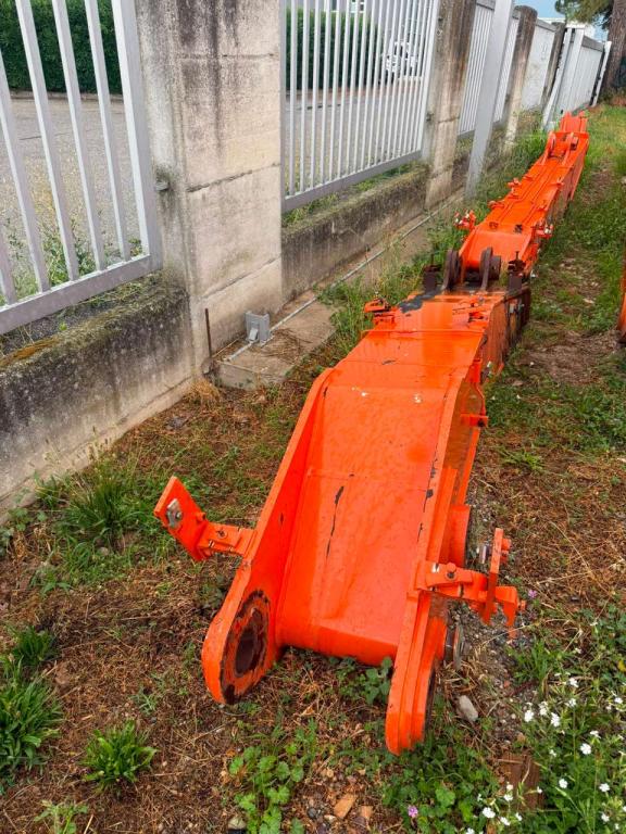 Hitachi ZX210-240 Photo 3