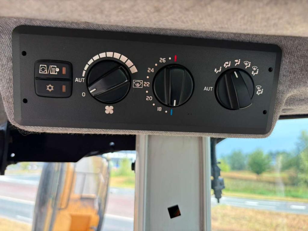 Volvo L150H Photo 21