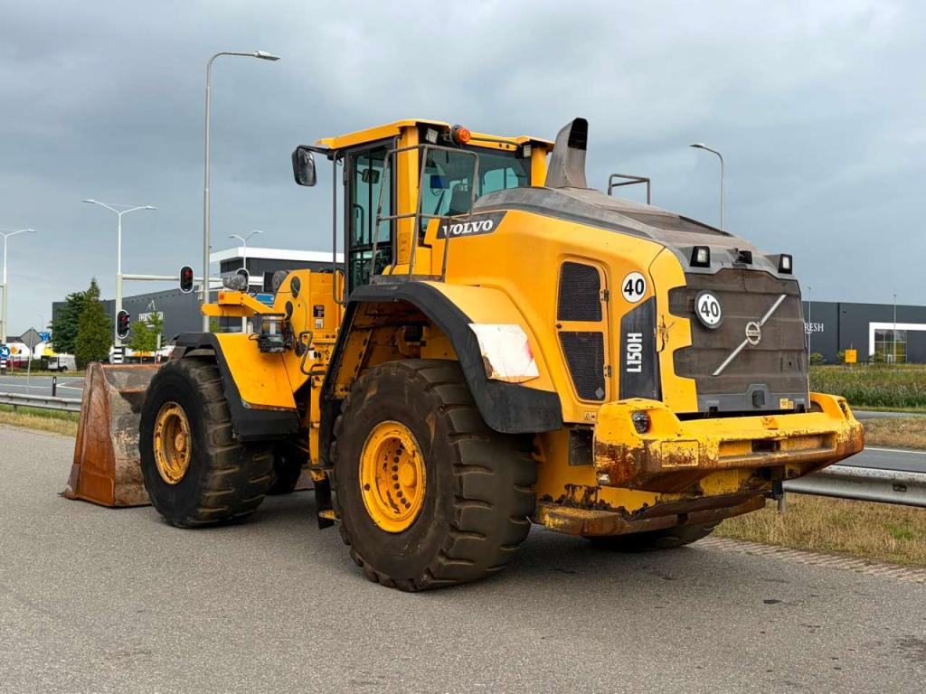 Volvo L150H Photo 3
