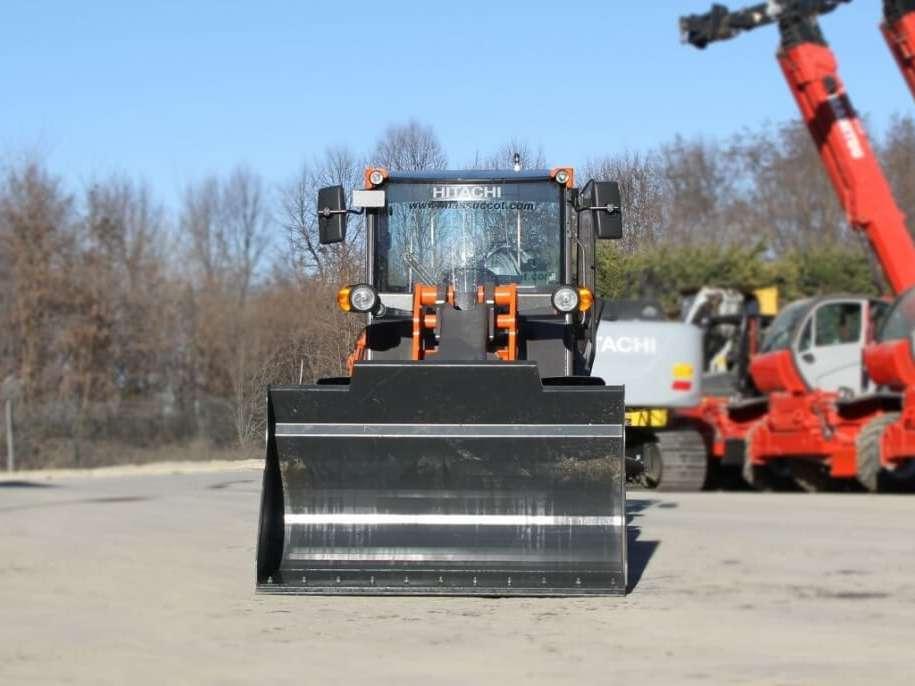 Hitachi ZW95 Photo 12