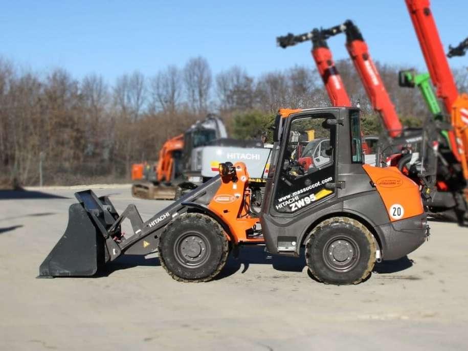 Hitachi ZW95 Photo 2