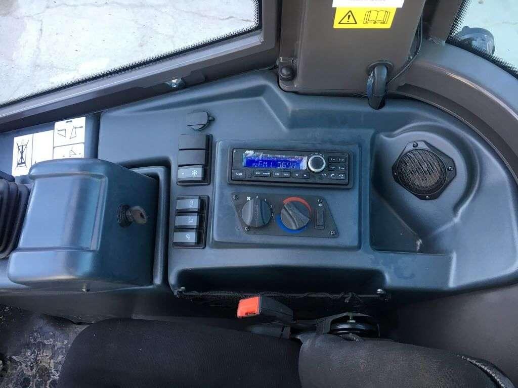 Hitachi ZW95 Photo 5