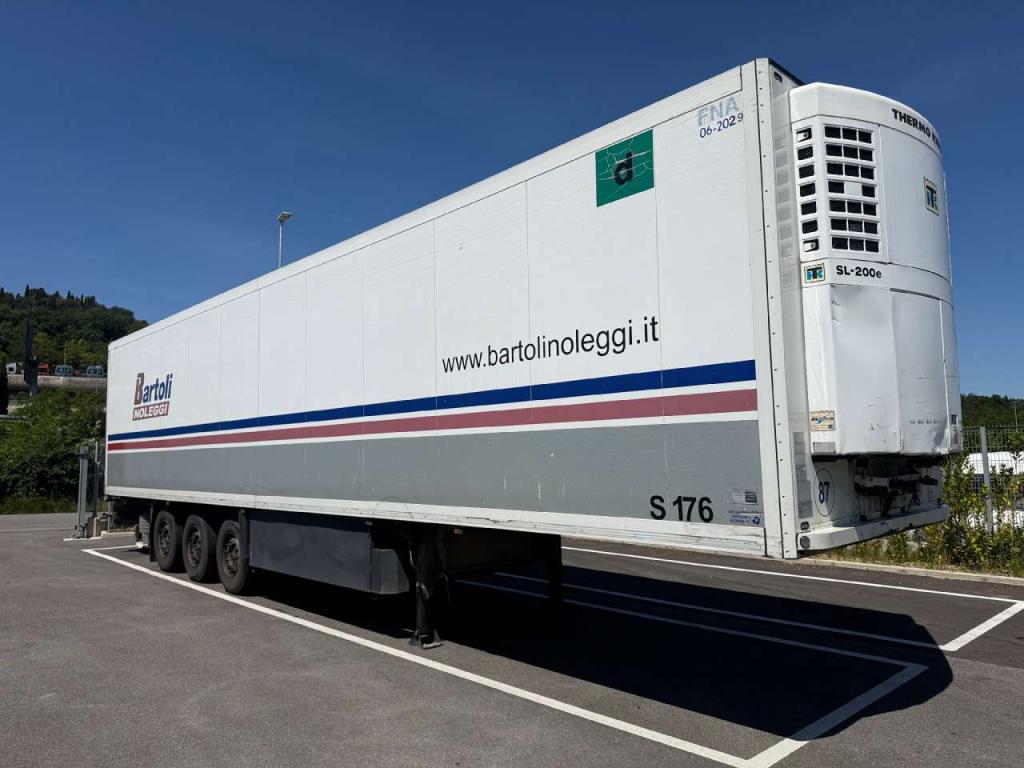 Schmitz FRIGO TRASPORTO CARNE Photo 1