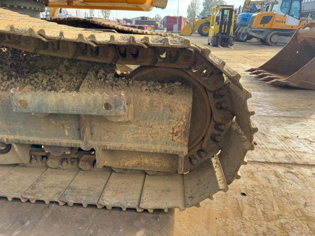 Liebherr R920LC Photo 23