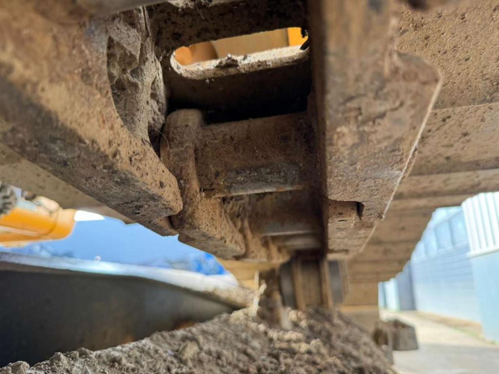 Liebherr R920LC Photo 25