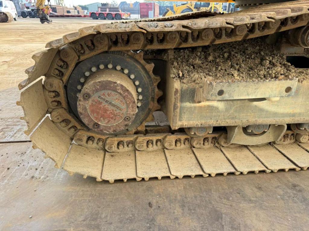 Liebherr R920LC Photo 26