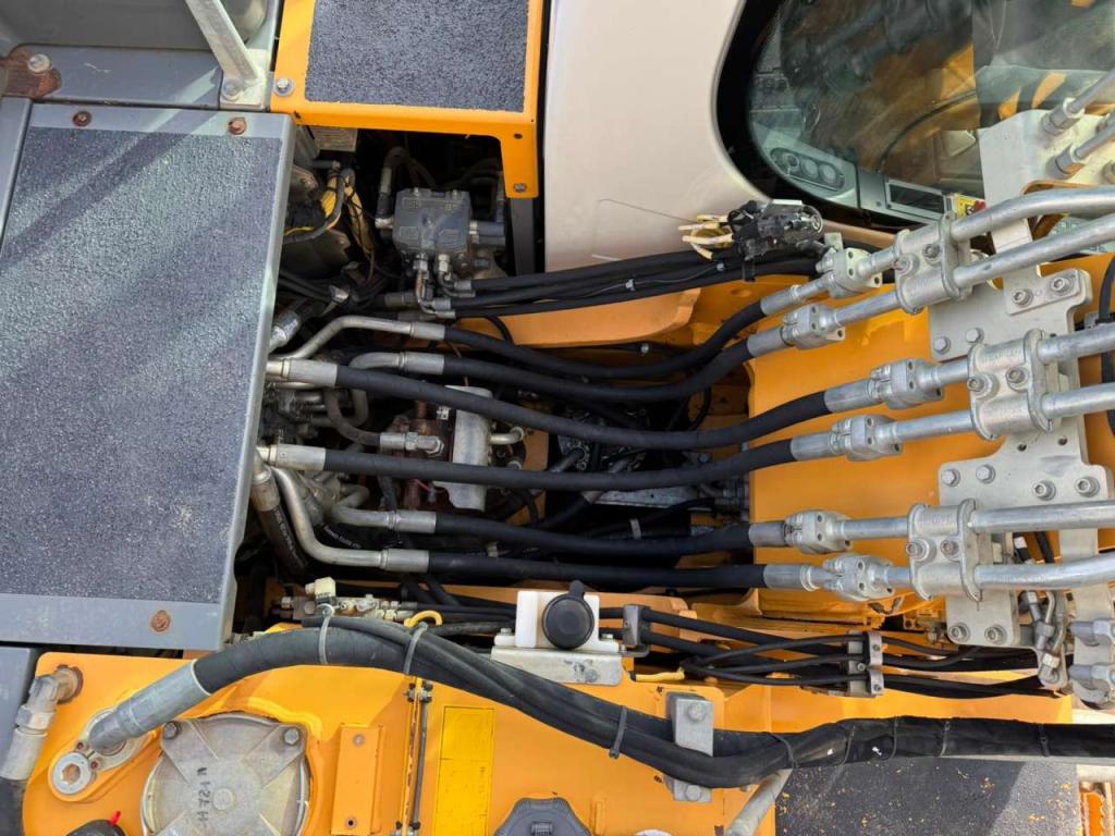 Liebherr R920LC Photo 28