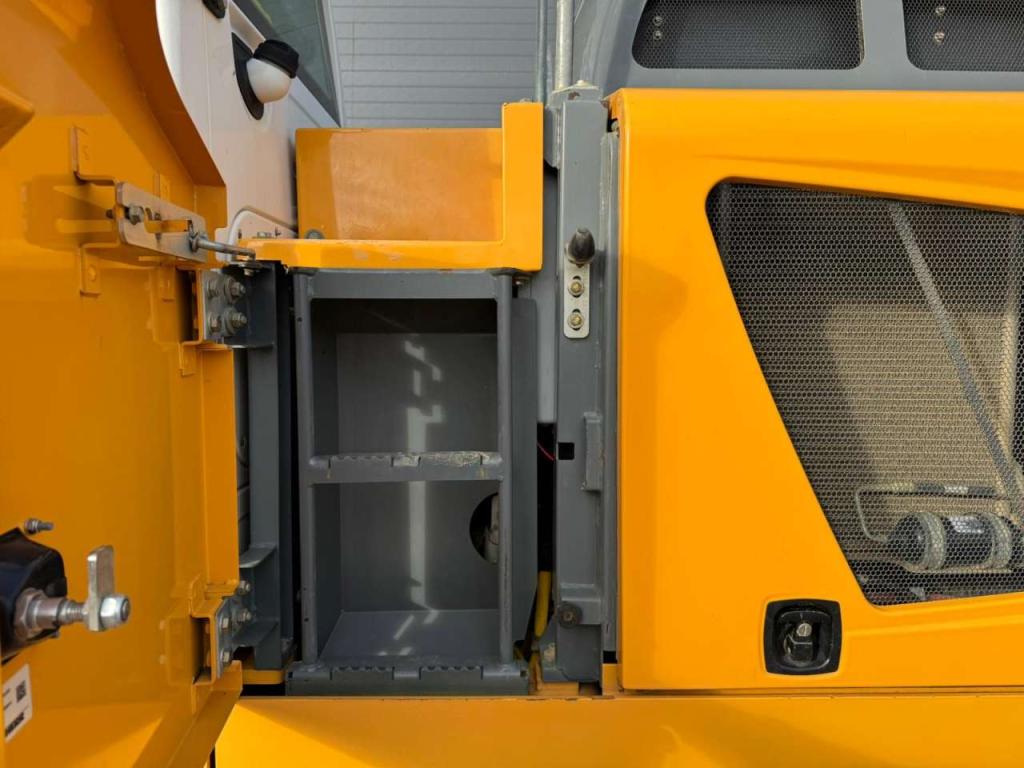 Liebherr R920LC Photo 30