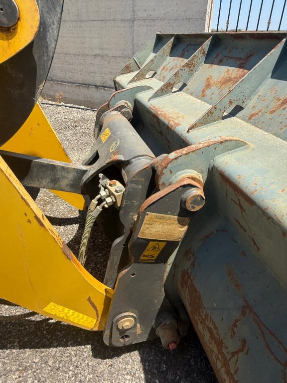 New Holland W130C Photo 13