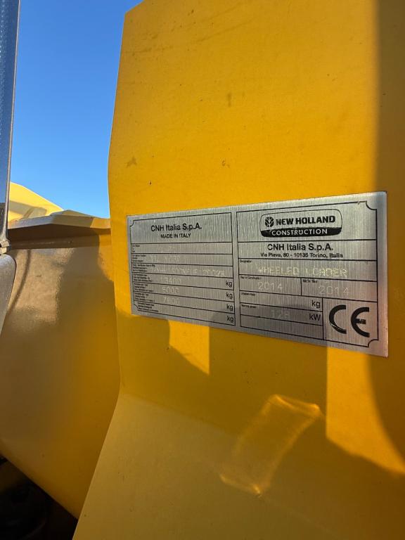 New Holland W130C Photo 2