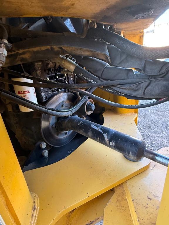 New Holland W130C Photo 3