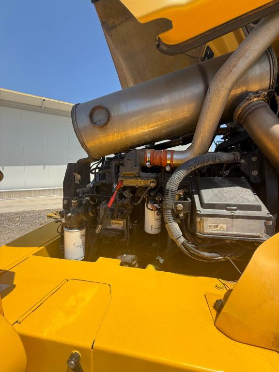 New Holland W130C Photo 8