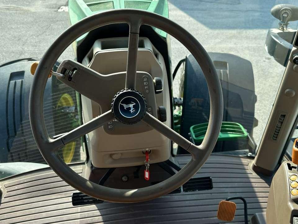 John Deere 7230R Photo 14