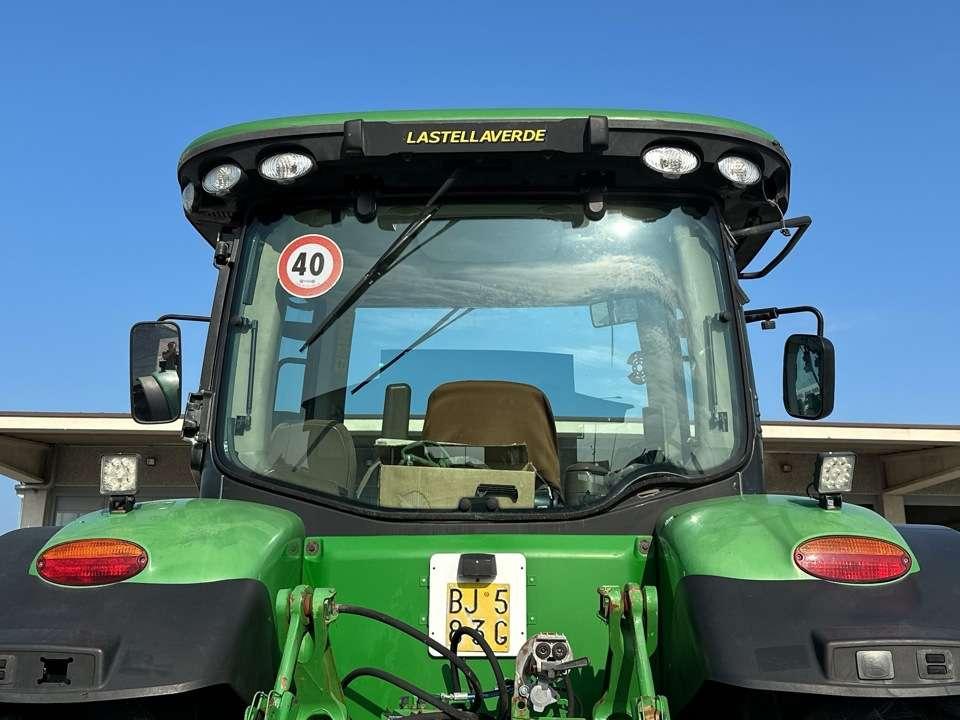 John Deere 7230R Photo 7