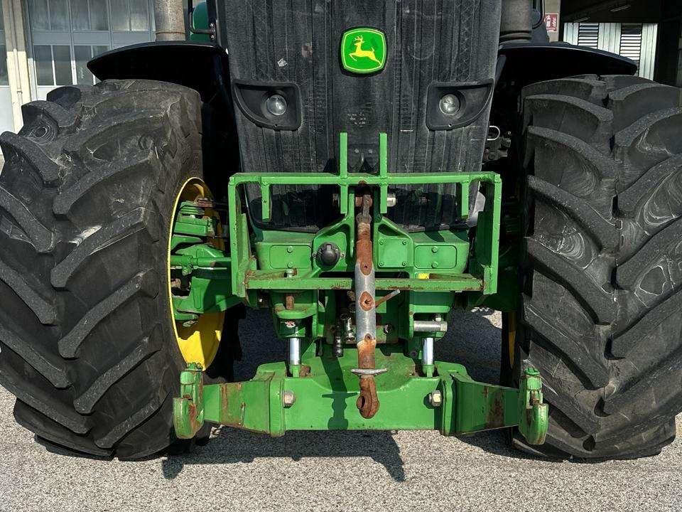 John Deere 7230R Photo 8