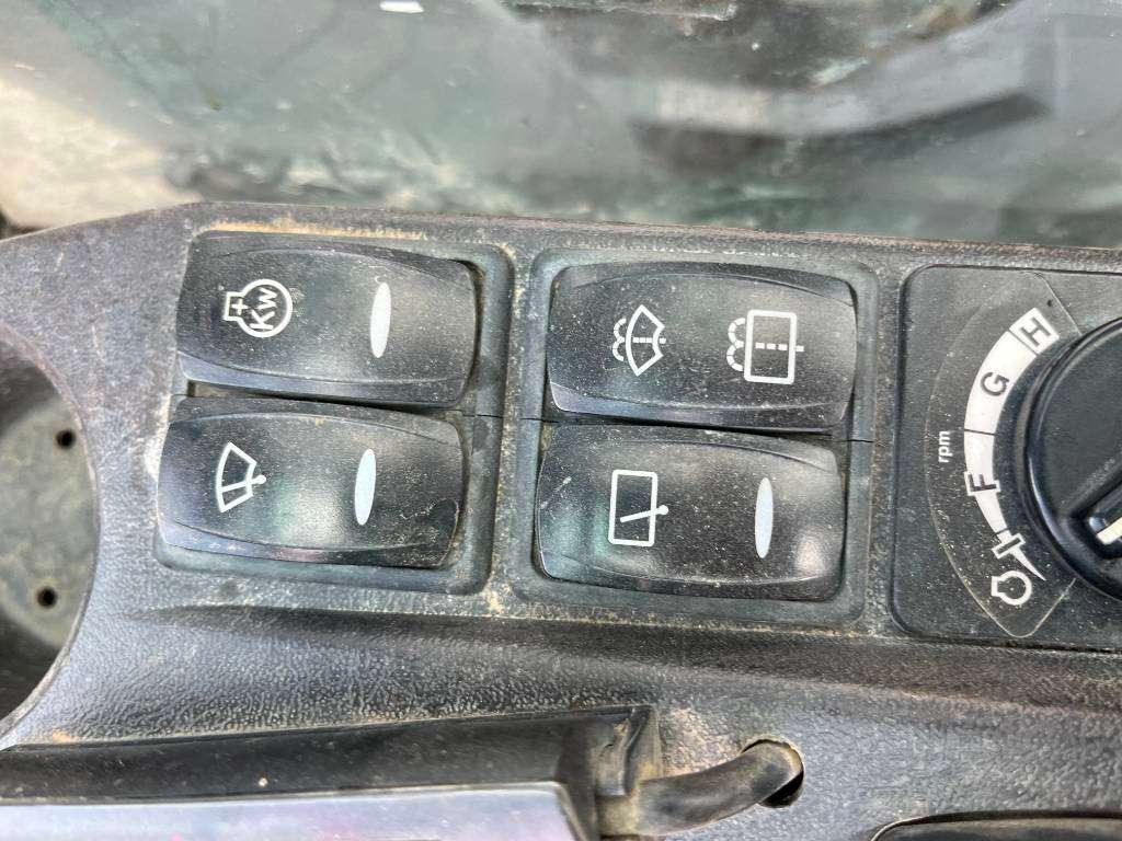 Volvo EC380DL - Automatic Greasing / Quick Coupler Photo 13
