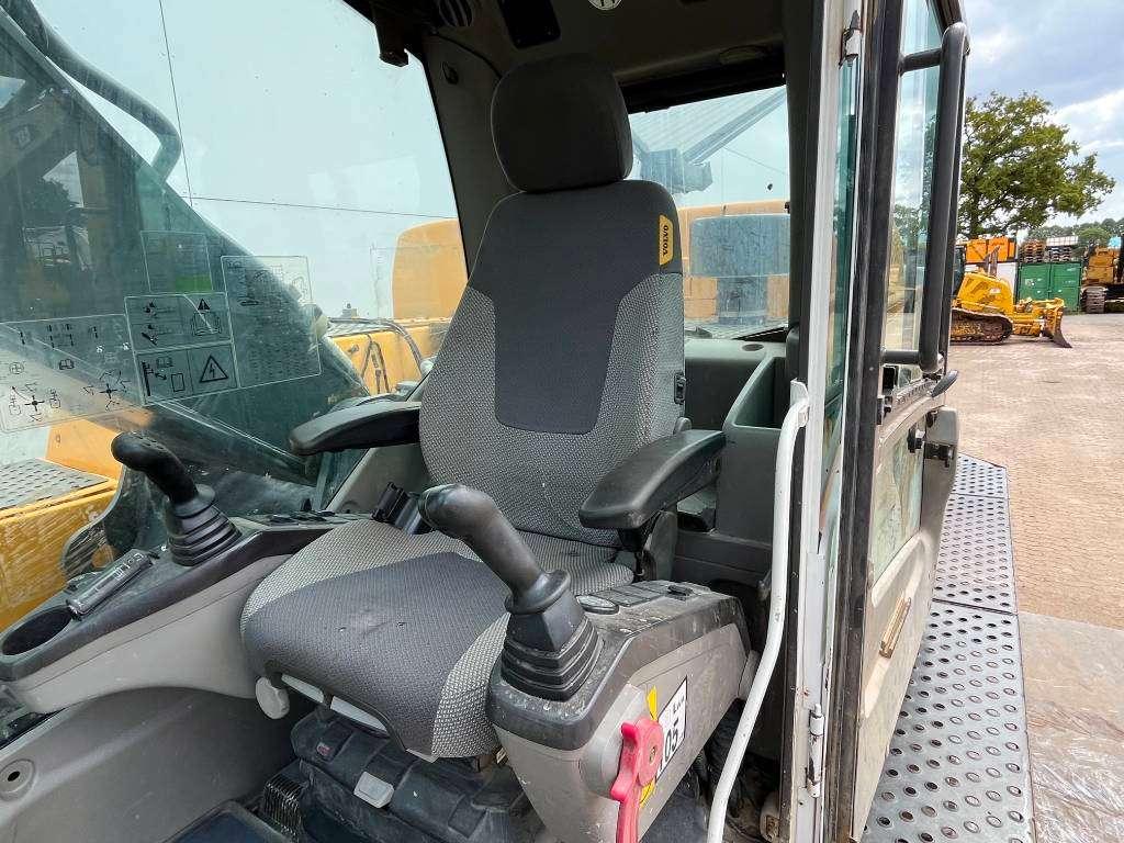 Volvo EC380DL - Automatic Greasing / Quick Coupler Photo 8